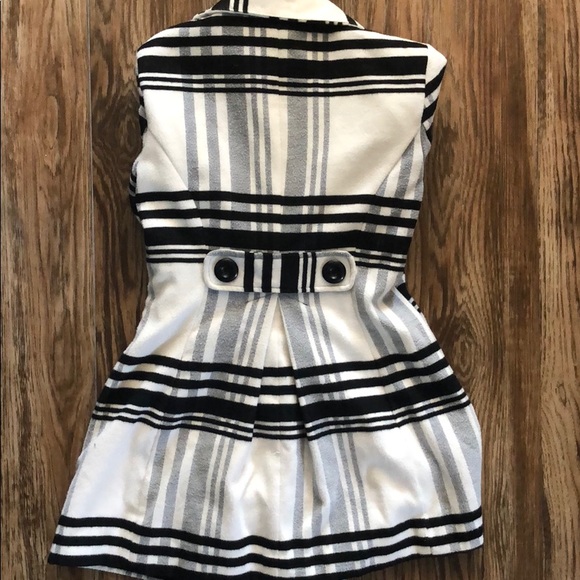 Juniors Fall Pea Coat - Picture 2 of 8